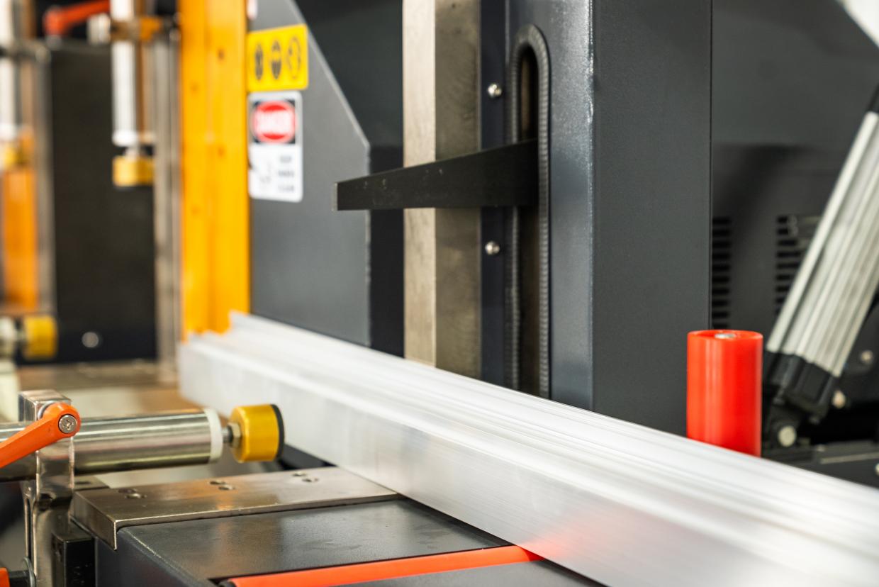 DC-550-CNC: Cortadora doble cabezal CNC - Image 6