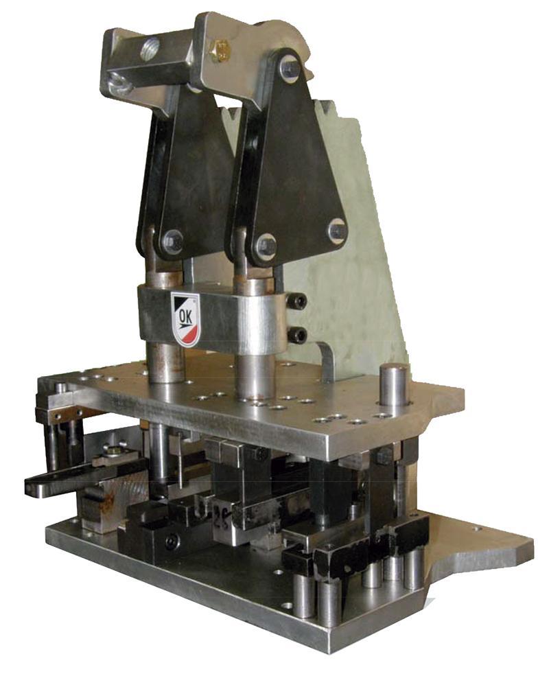 POK REHAU: Punzonadora para remates centrales