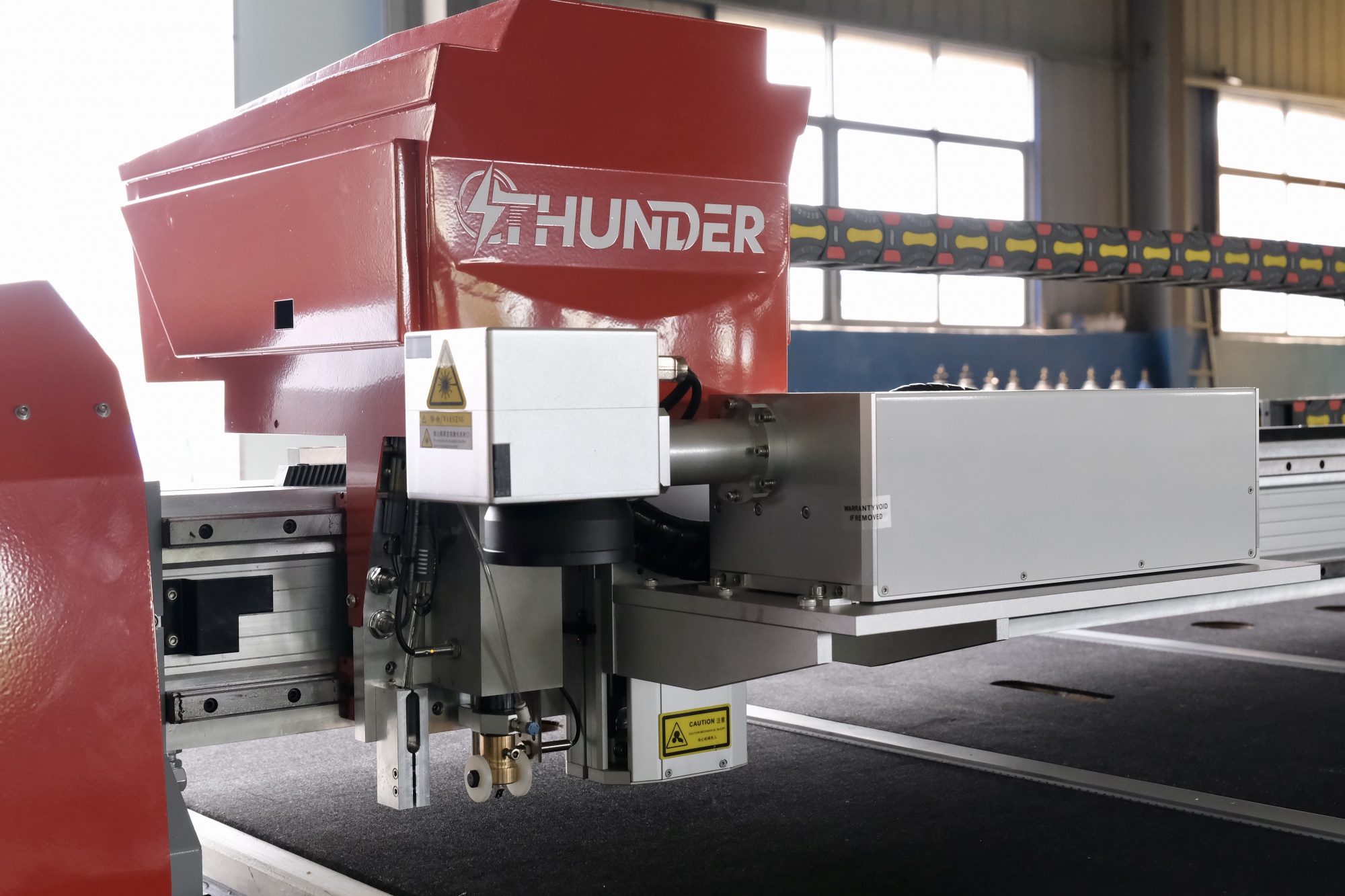 Máquina combinada de marcado y corte láser de vidrio THUNDER - Image 5